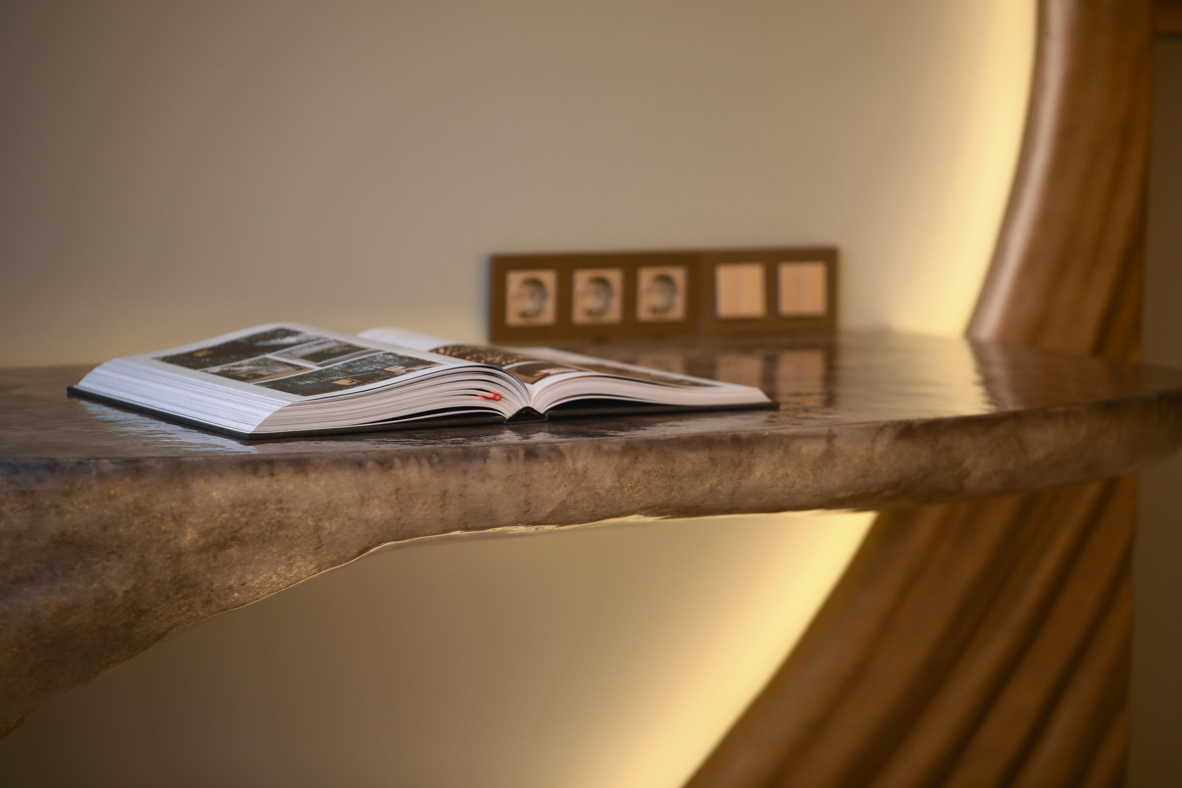 Vila Foz Hotel & Spa - Member Of Design Hotels Πόρτο Εξωτερικό φωτογραφία A book on a table